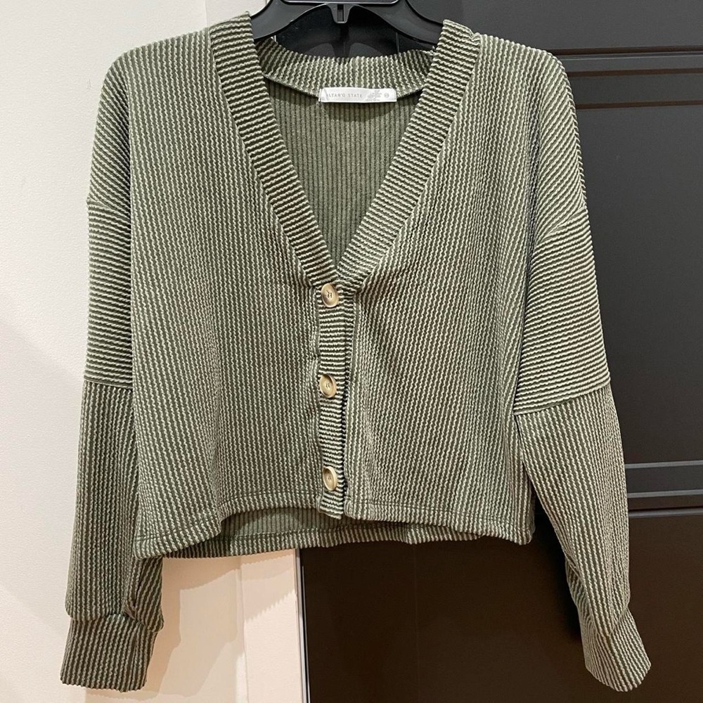 NWT Olive Cropped Ribbed Cardigan XS Altar’d State